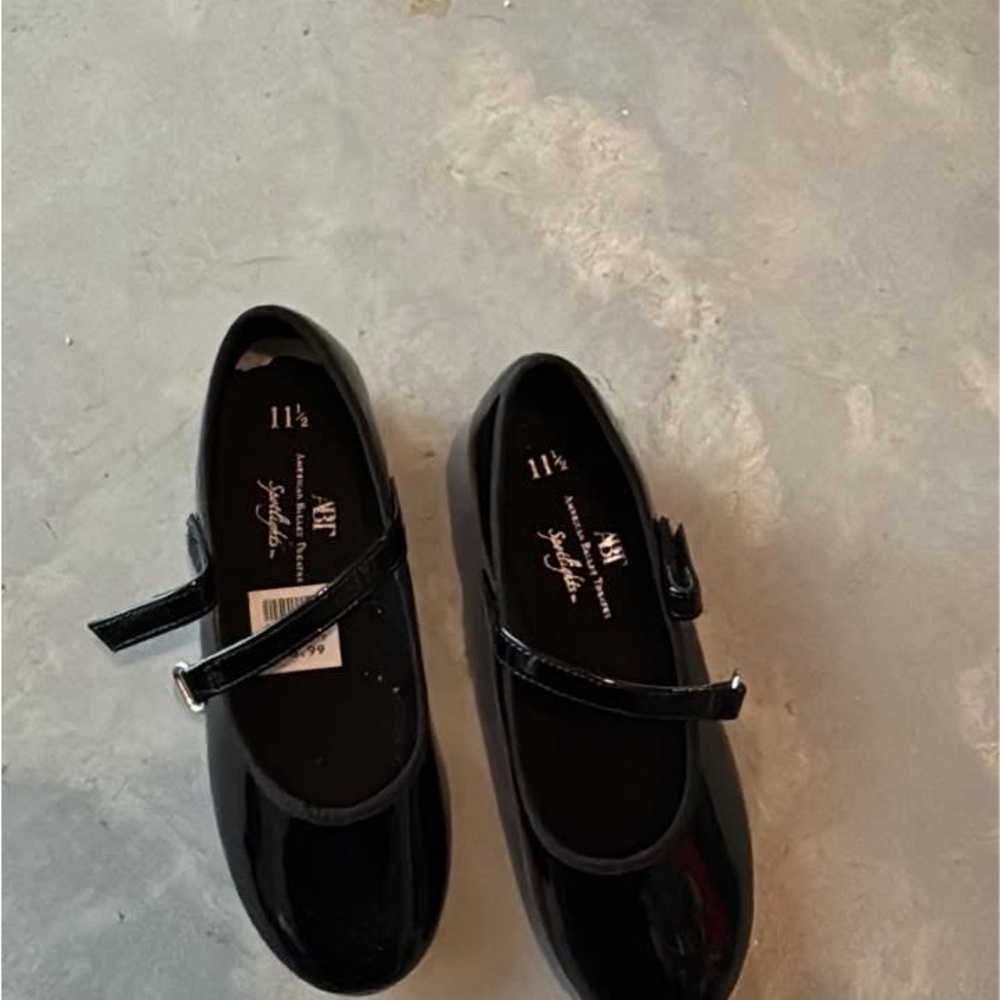 Girls black tap shoes - Like new!